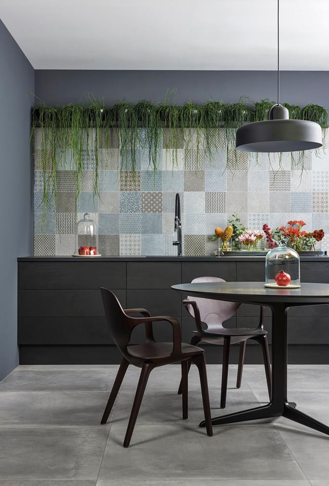 Feature splashback tiles in a kitchen - tiles Bundaberg, QLD