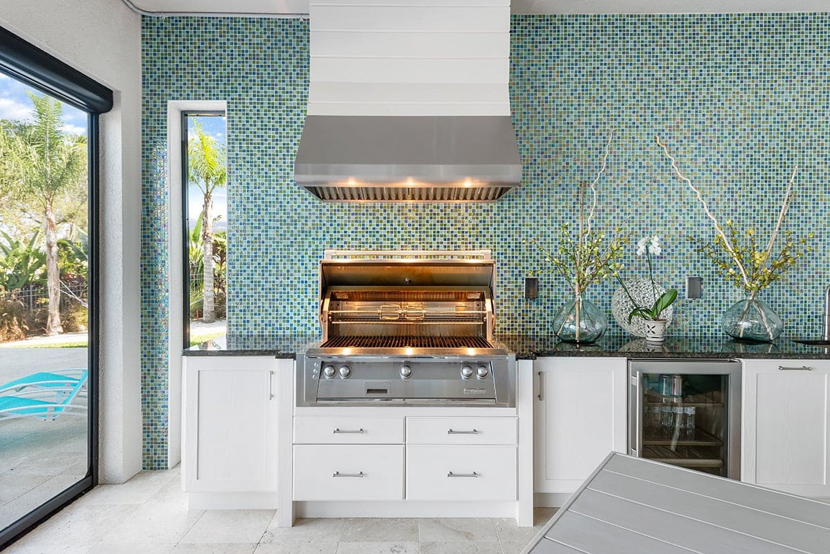 Wall Tiles in Outdoor Kitchen